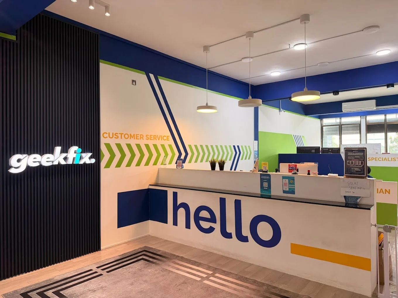 GeekFix Larkin - Smartphone Repair Shop