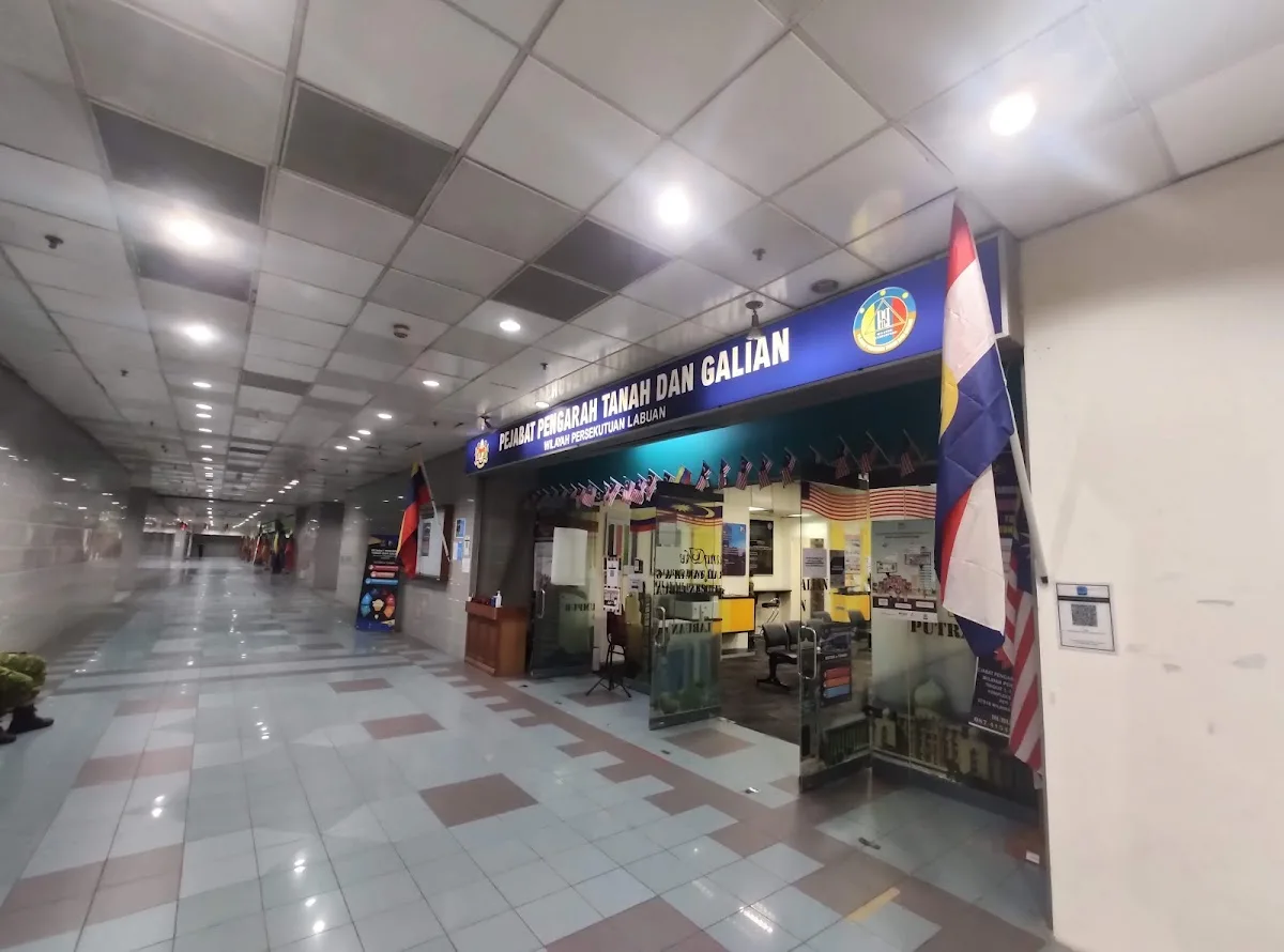 Pejabat RELA Daerah Labuan