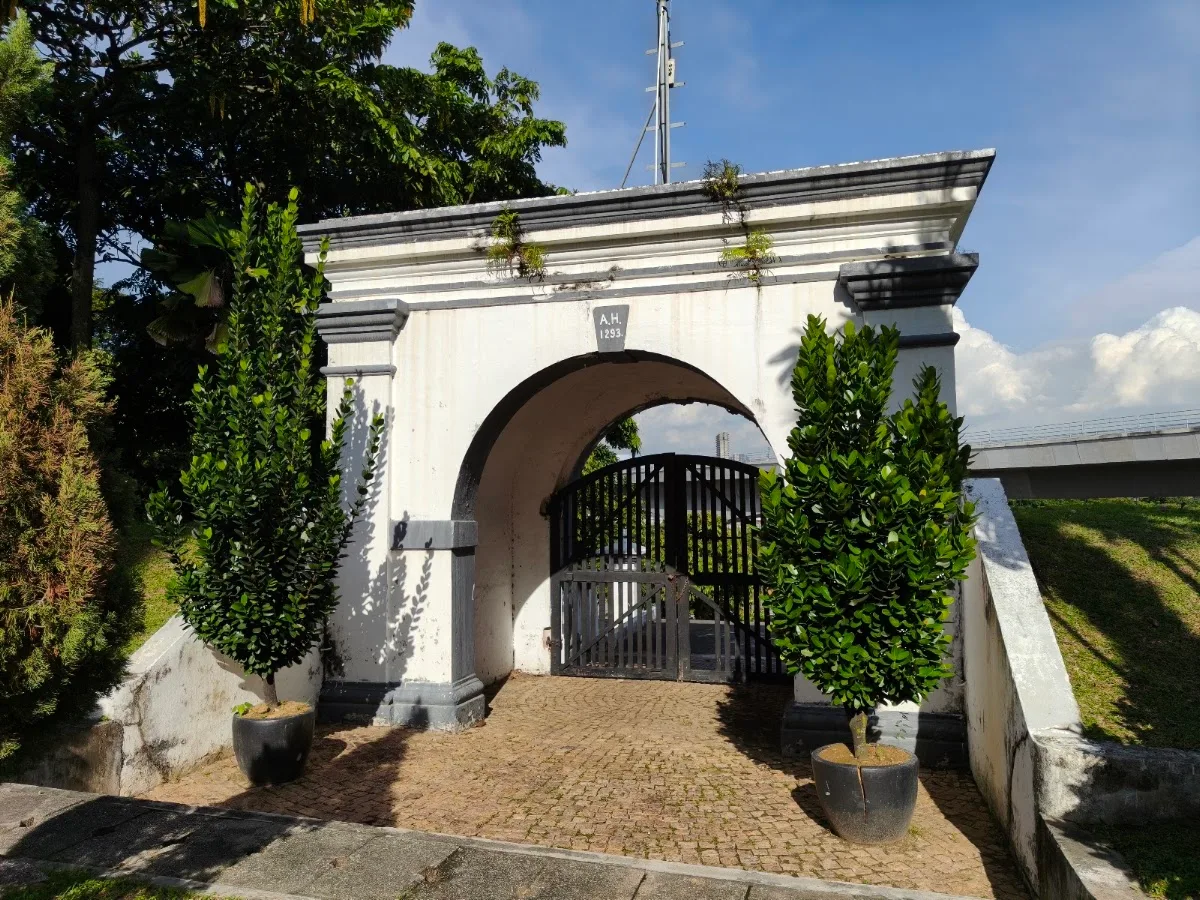 Kota Raja Mahadi Fort