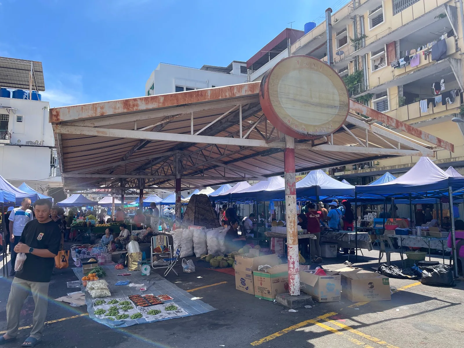 Gaya Street Sunday Market