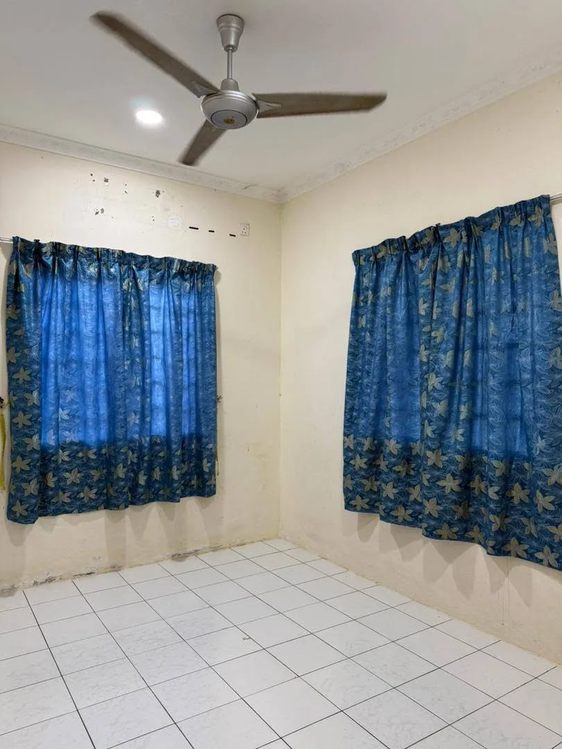 Bilik wanita untuk disewa di Jalan Hj Talip Layang-Layangan, Labuan