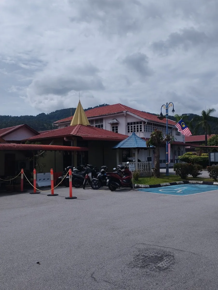 Pejabat Daerah Dan Tanah Daerah Barat Daya