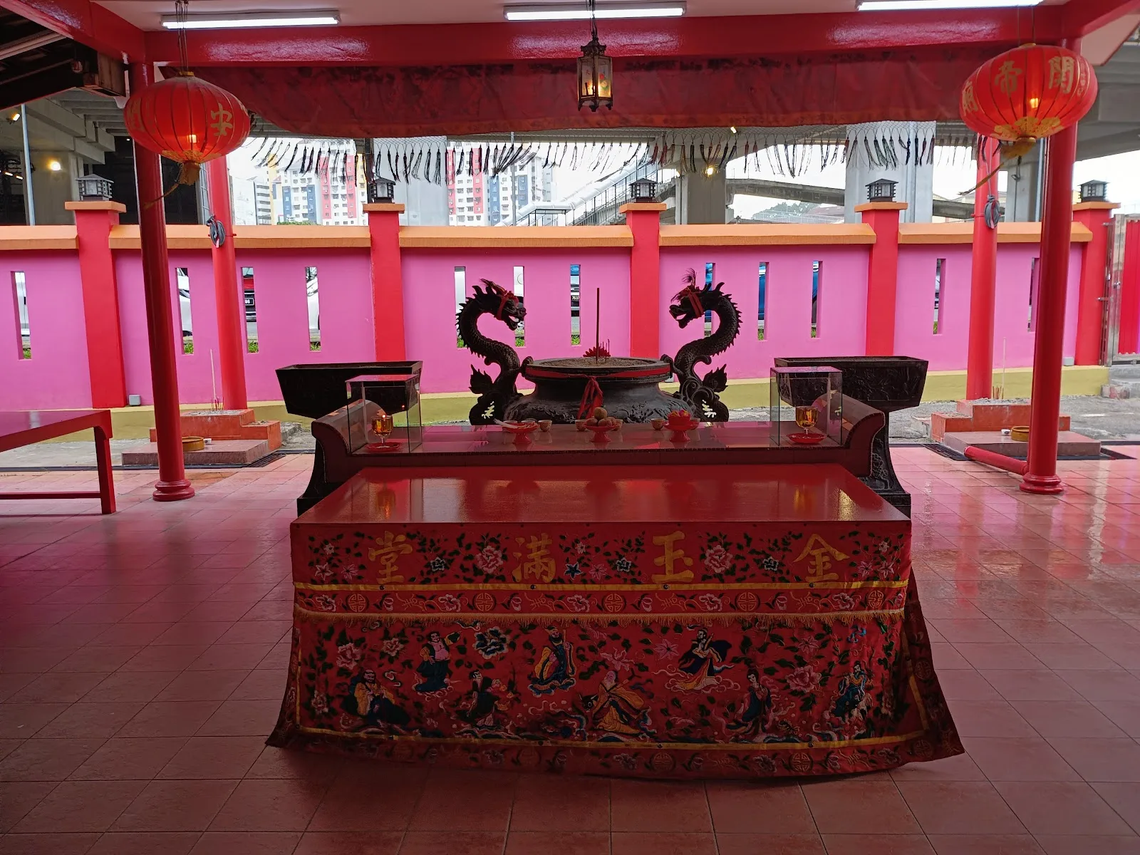 Kampung Batu Guan Di Temple