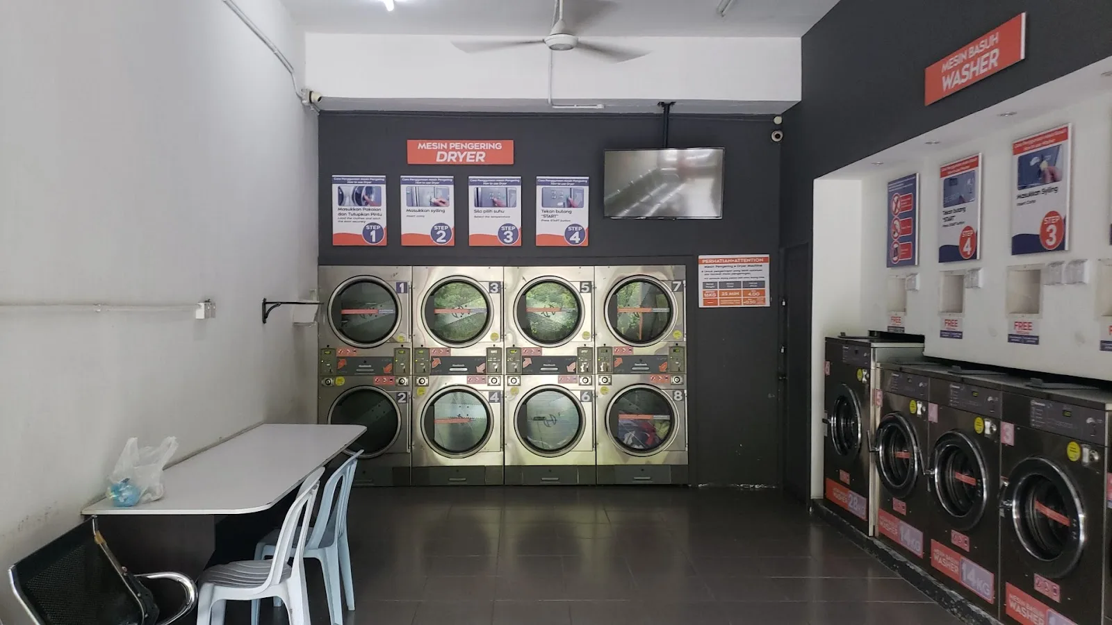 156 Self Service Laundry 24h