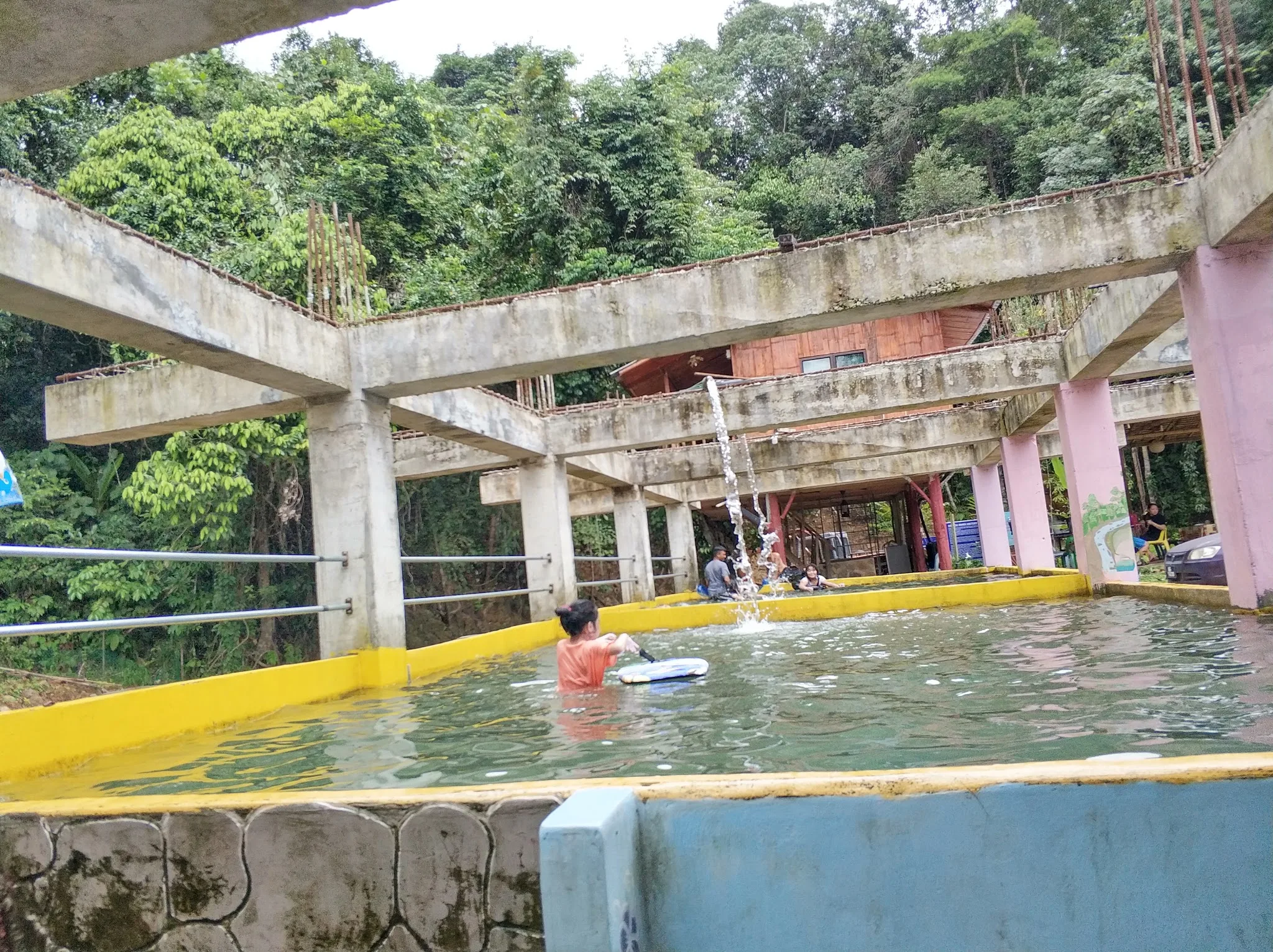 Sinilou Kibambangan Water Park