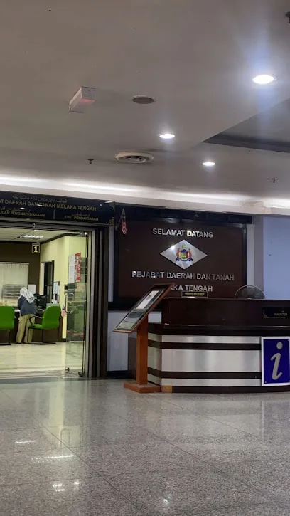 Pejabat Daerah dan Tanah Melaka Tengah