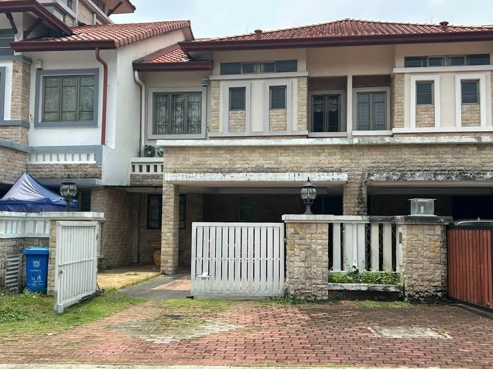Bukit Jelutong Jalan Kubah Renovated Terrace — For Sale