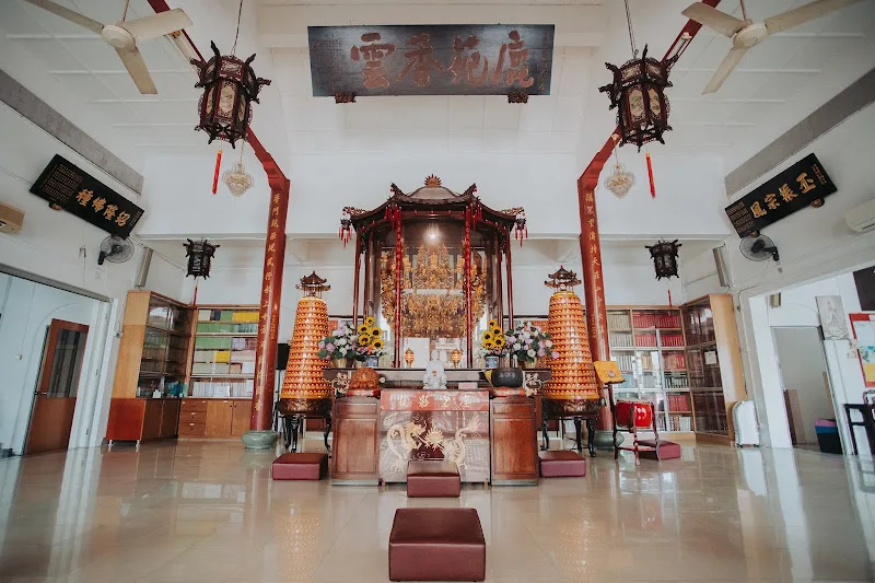 Tham Wah Wan Temple
