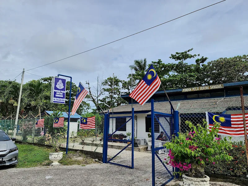 Pondok Polis Gertak Sanggul