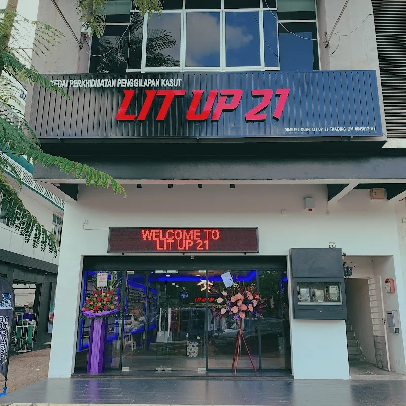 Lit Up 21 Sneakers Shop, Johor Bahru