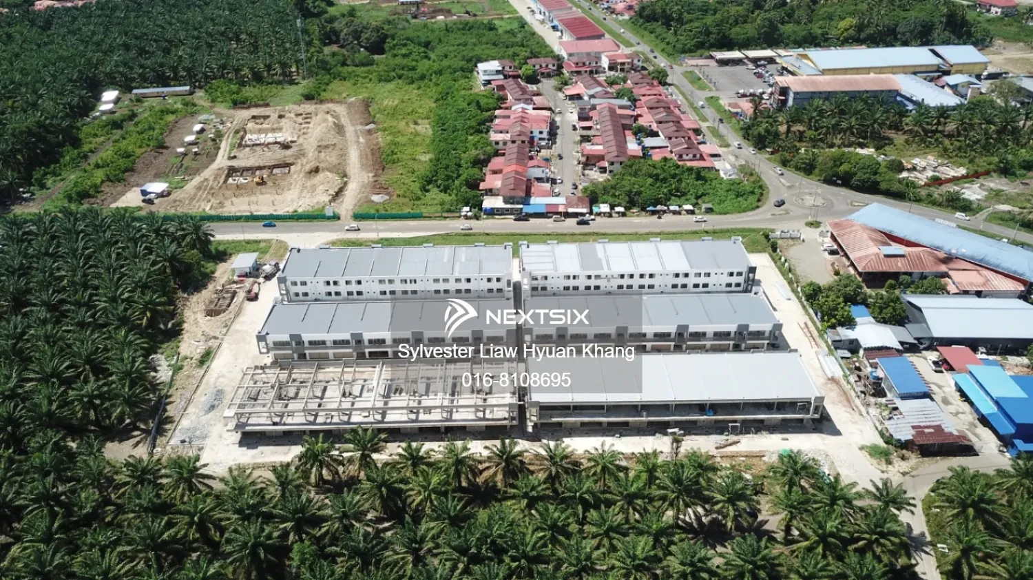 Kedai Tiga Tingkat Bandar Seri Melor Semporna untuk Dijual