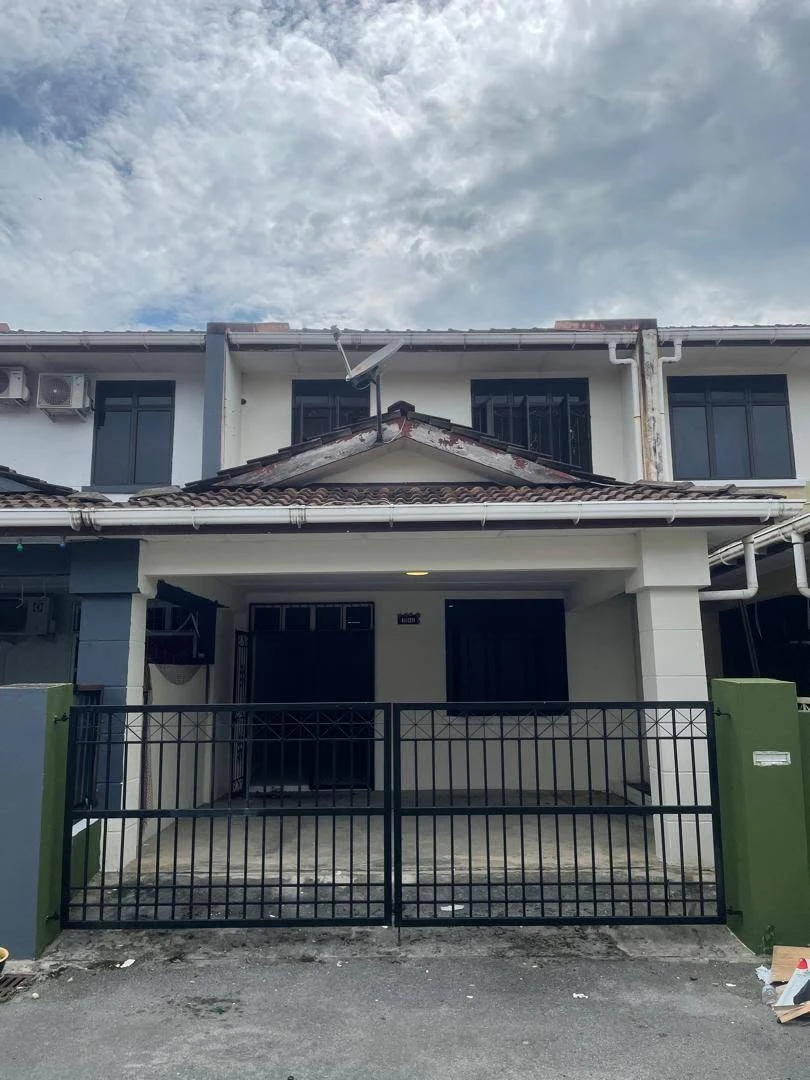 Semariang Double-Storey Terrace for Sale