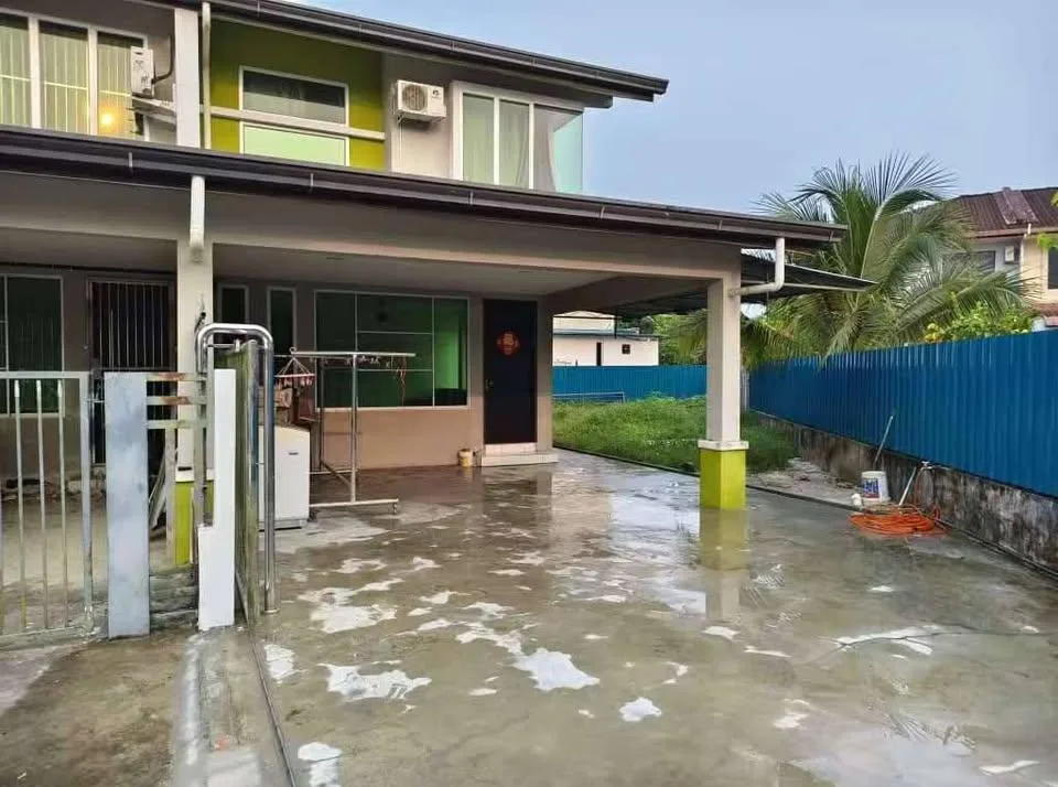 Jalan Kiew Nang – Double-storey corner unit