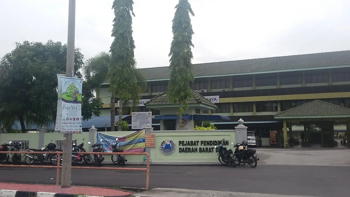 Pejabat Pendidikan Daerah Barat Daya