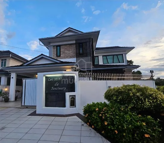 Rumah Sesebuah Dua Tingkat Jalan Rengas Luak — Untuk Dijual