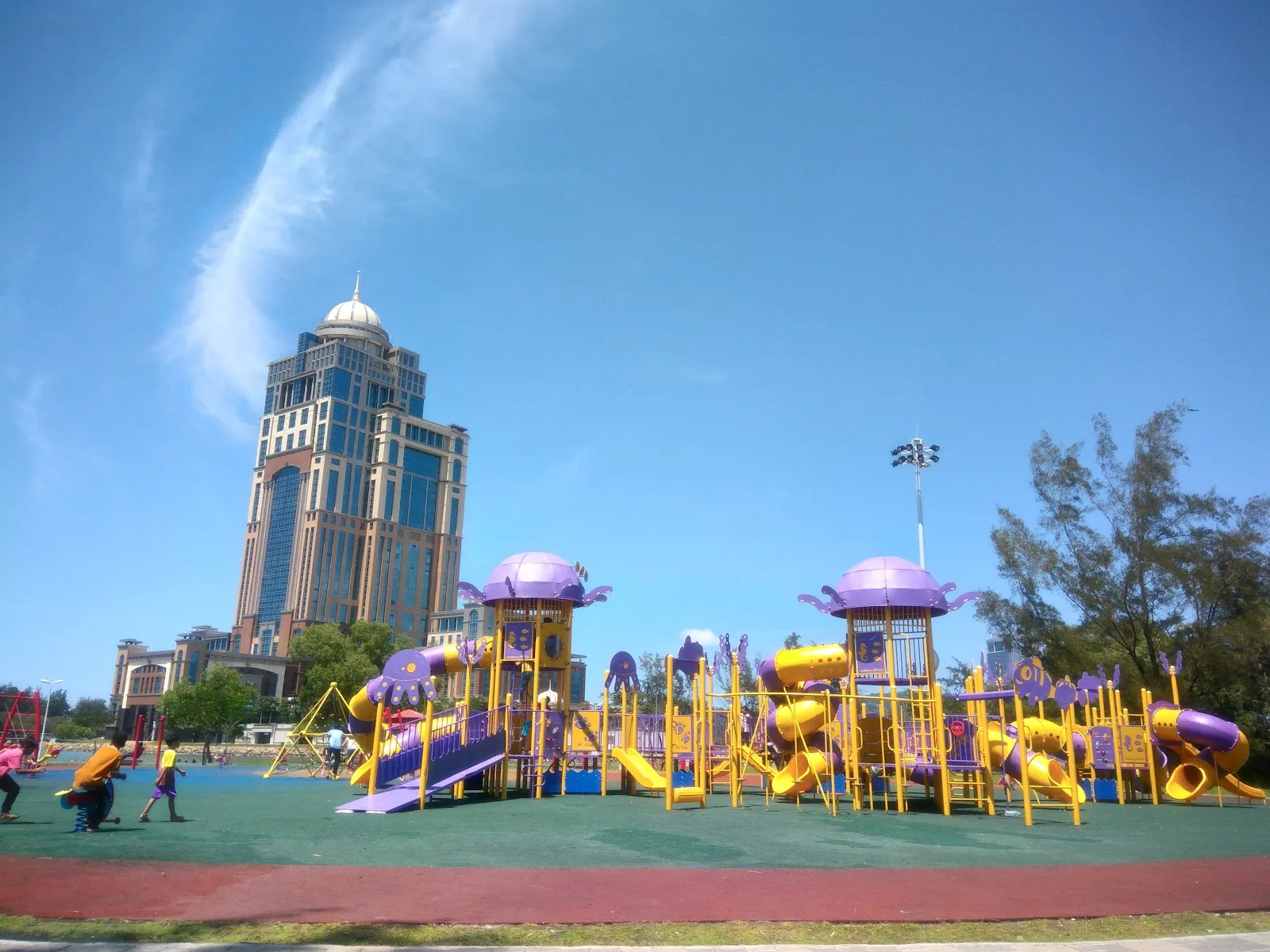 Taman Awam Teluk Likas Fasa II