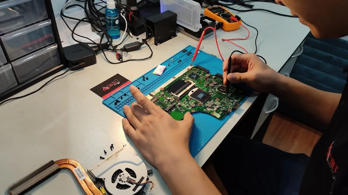 AI Tech Laptop & Computer Repair Services