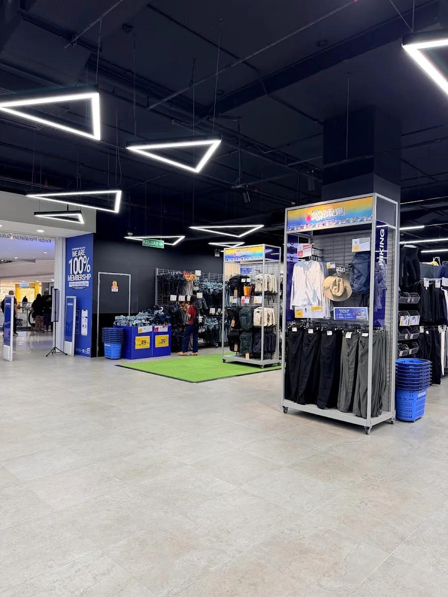 Decathlon JB City Square