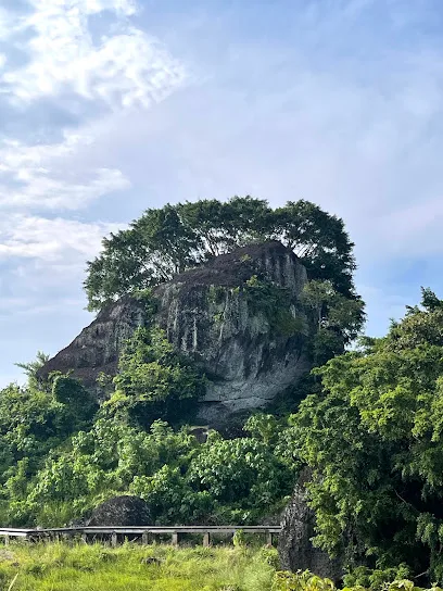 登柯拉克山