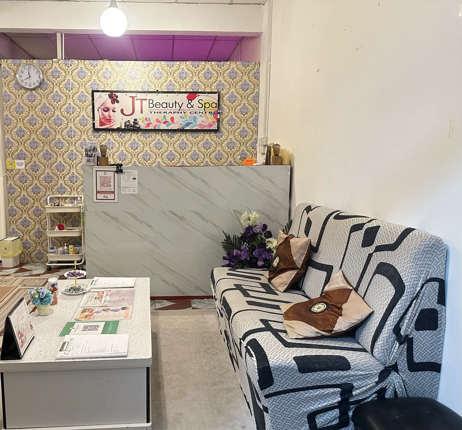 JT BEAUTY & SPA THERAPY CENTRE