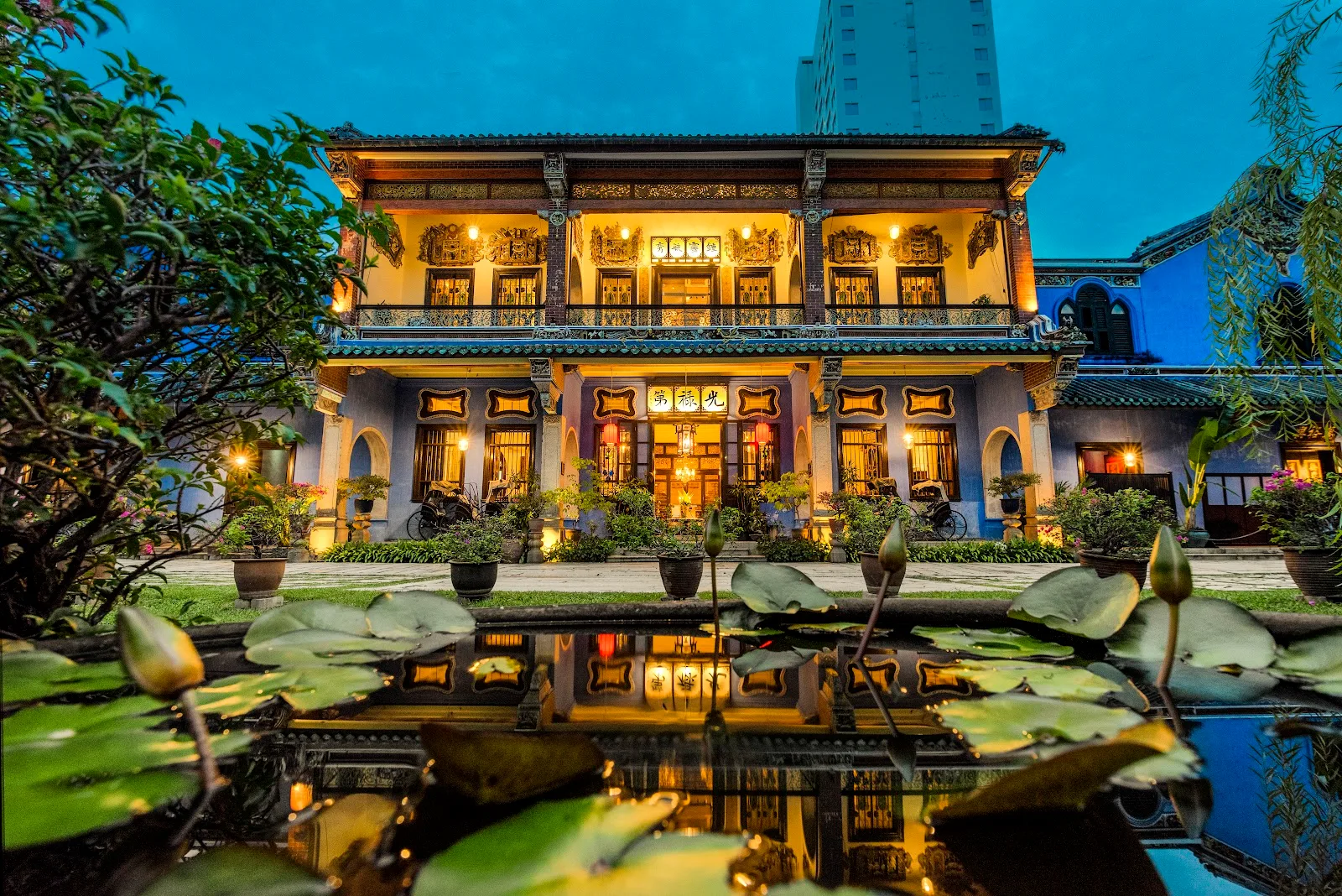 Cheong Fatt Tze - The Blue Mansion