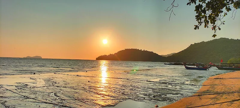 Pondok Polis Permatang Damar Laut