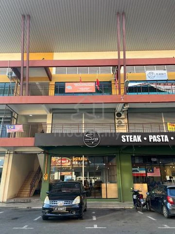 Kedai Tiga Tingkat Bandar Kapalai Semporna untuk Dijual