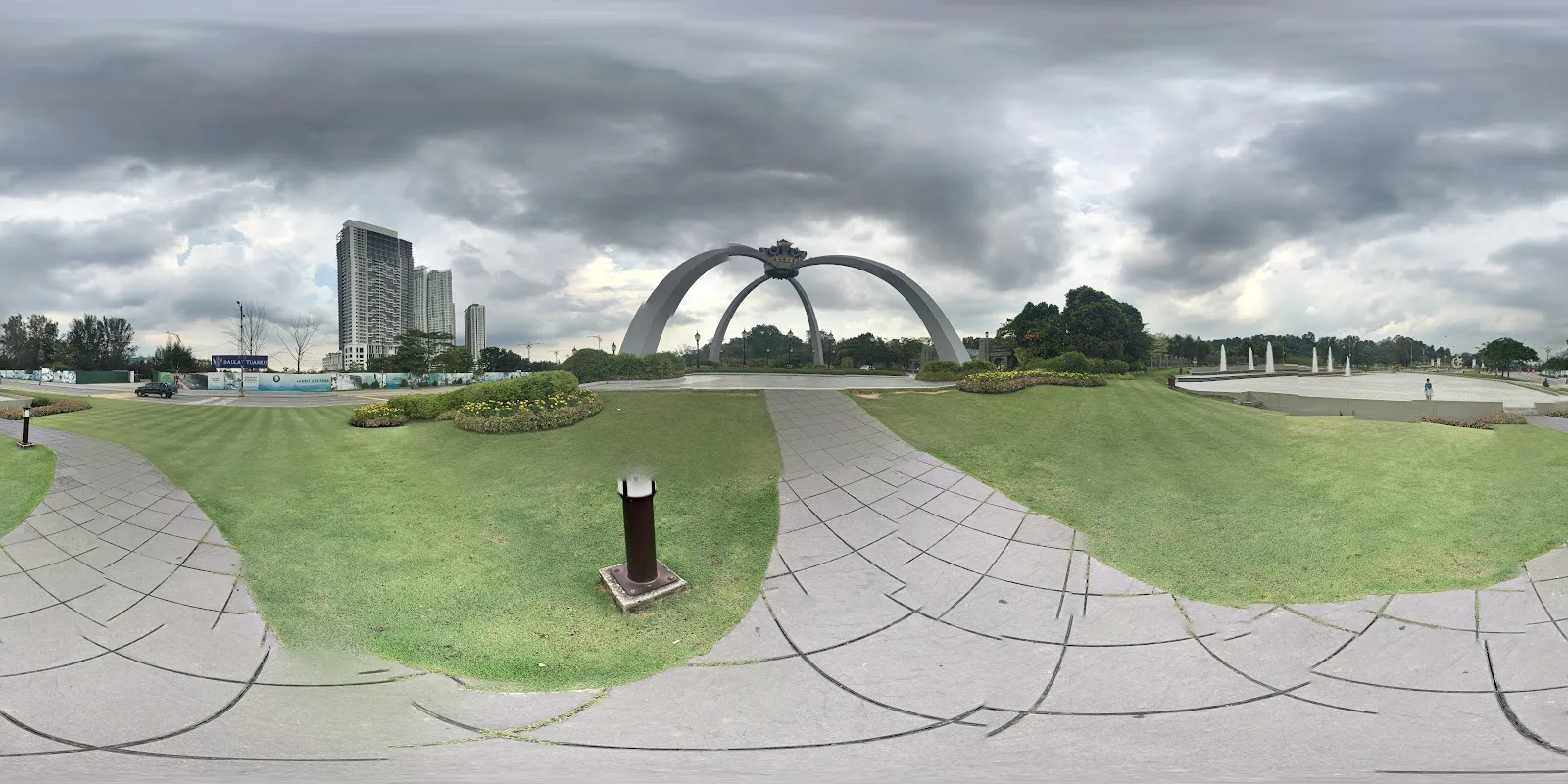 Laman Mahkota Istana Bukit Serene