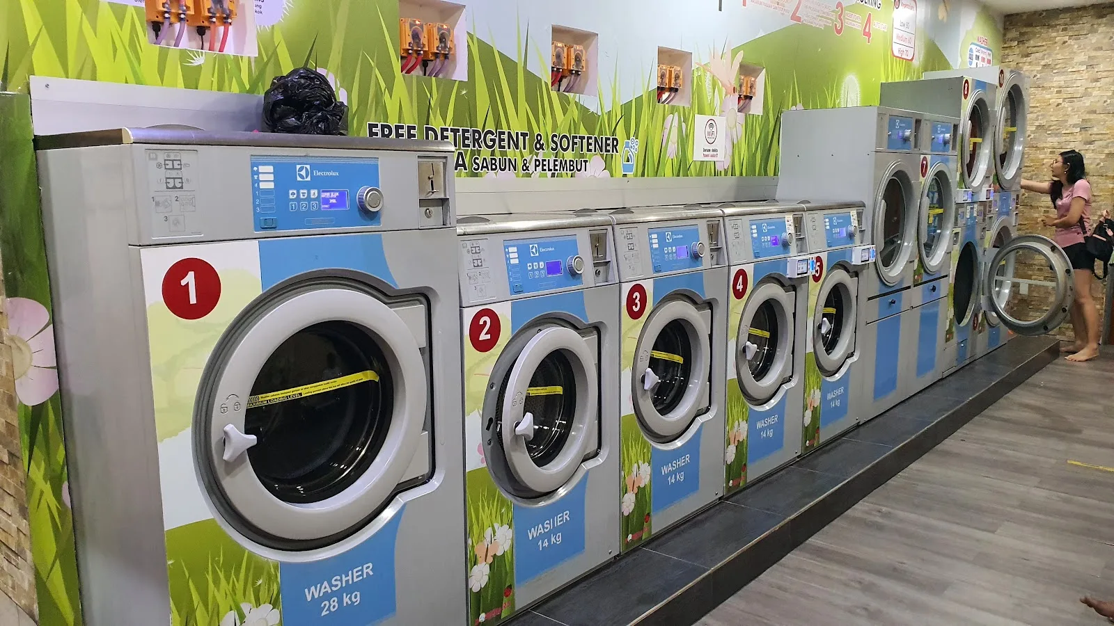Dobi Kita - 24 Hours Self Service Laundry (Kuah Outlet)