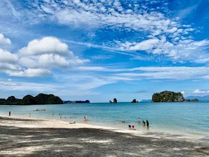Pantai Tanjung Rhu